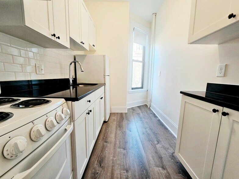 Building Photo - 508 Beacon St