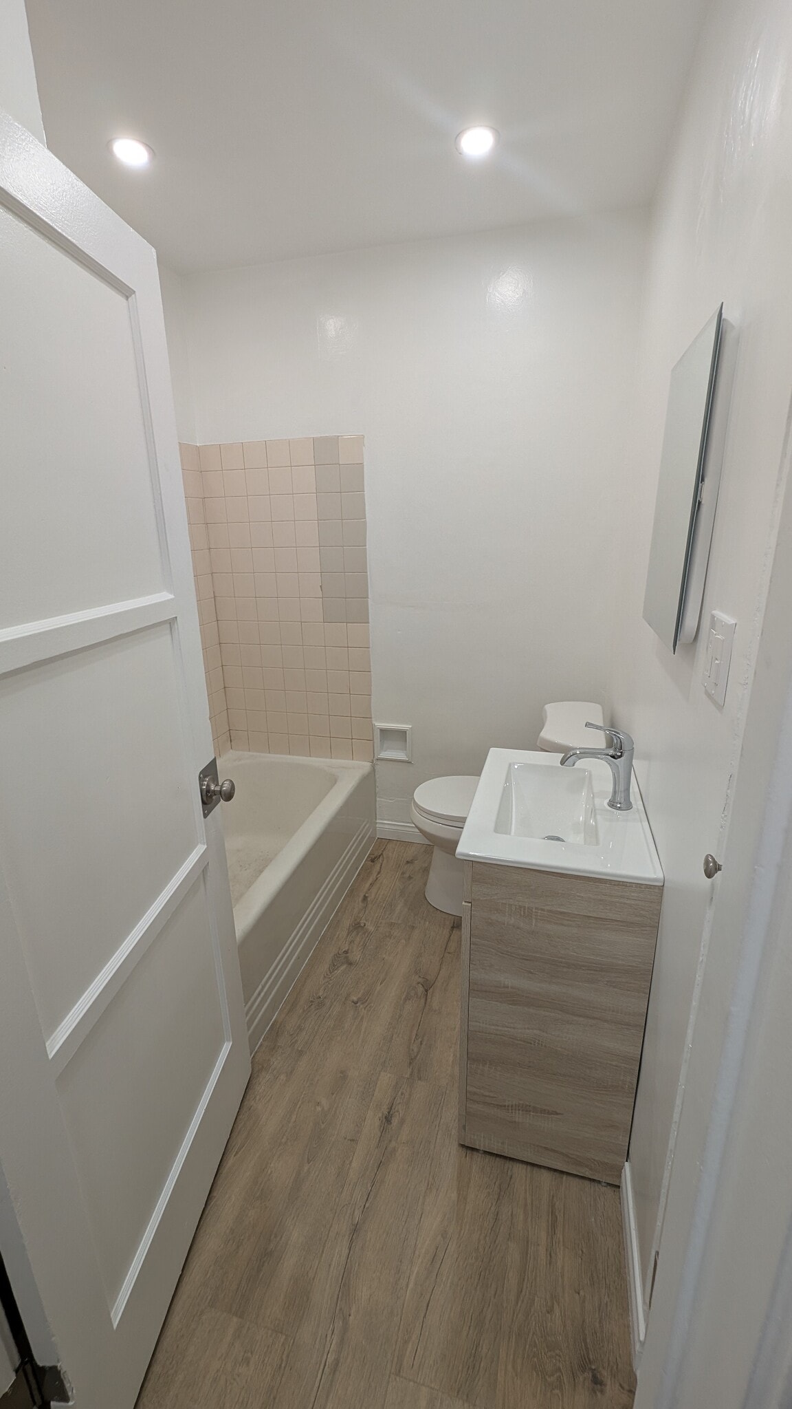 Building Photo - 312 W Olive St