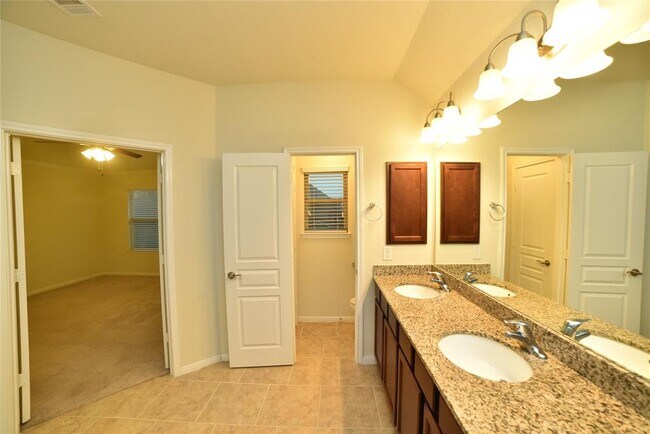 Building Photo - 5118 Kingship Ct