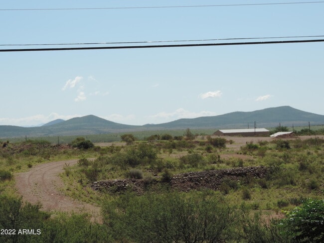 Building Photo - 401 S Skyline Cir