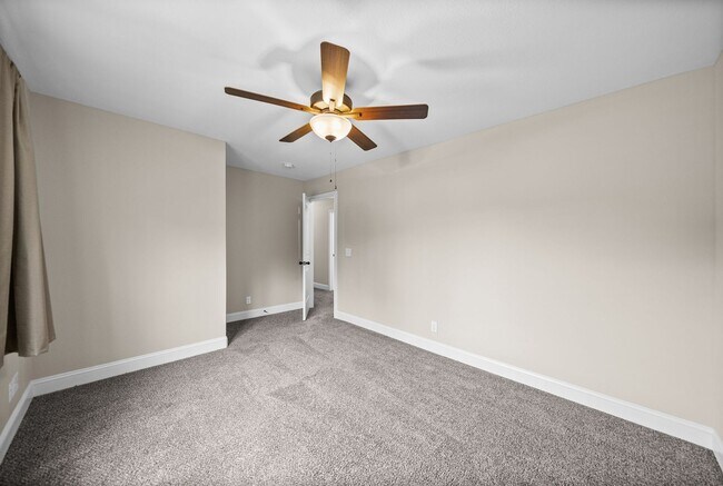 Building Photo - Pet Friendly Four Bedroom!