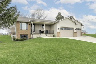 Building Photo - 8411 Woodruff Dr SW