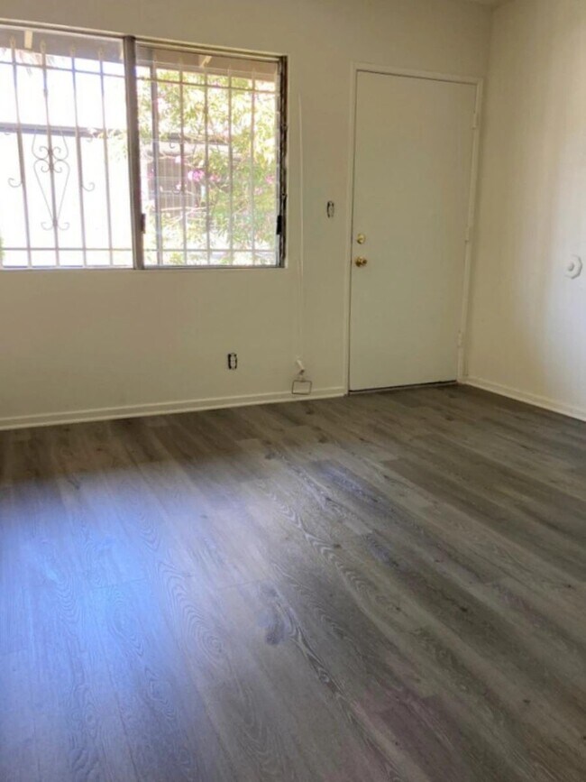 Interior Photo - 1521 Beloit Avenue,