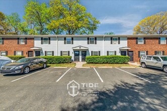 Building Photo - Coastal Convenience at Rivers Point Row!