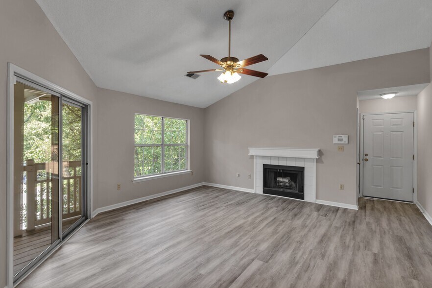 Building Photo - 5009 Sharon Rd