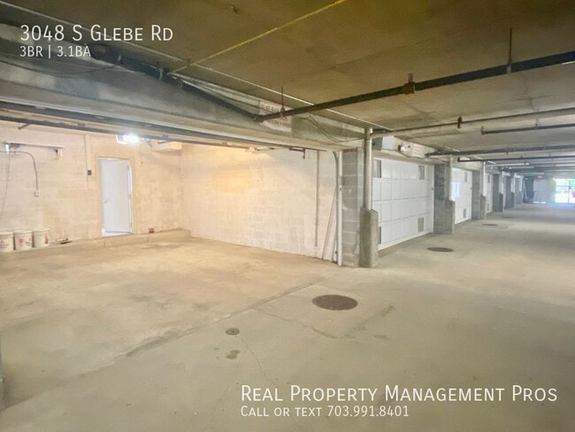 Building Photo - 3048 S Glebe Rd