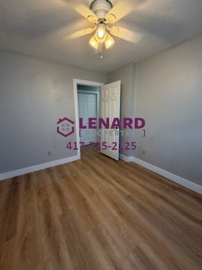 Building Photo - Spacious 3 Bedroom Home!