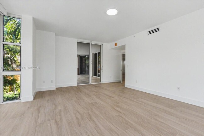 Building Photo - 731 Crandon Blvd