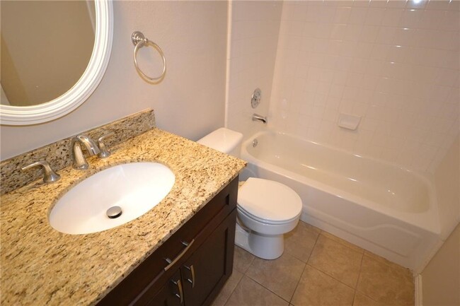 Building Photo - 1803 Ascot Ln