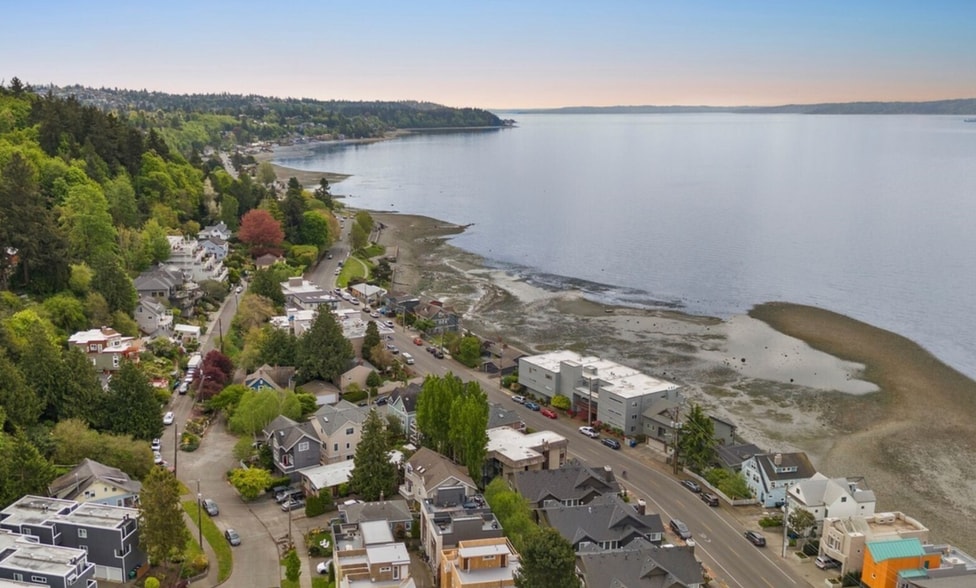 This is the neighborhood - 4135 Chilberg Ave SW