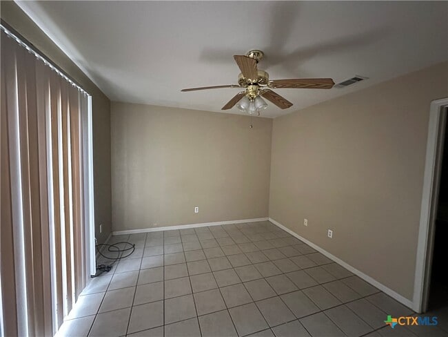 Building Photo - 417 Deloris Dr