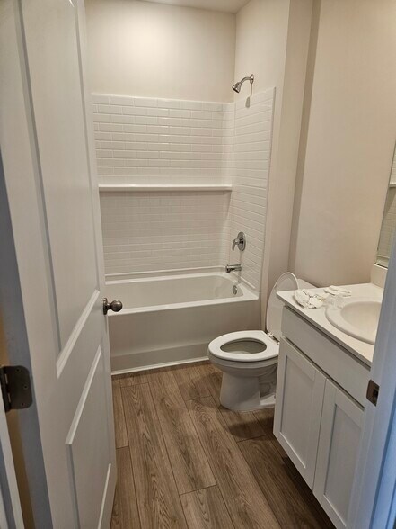 Building Photo - 707 NW 7th Terrace