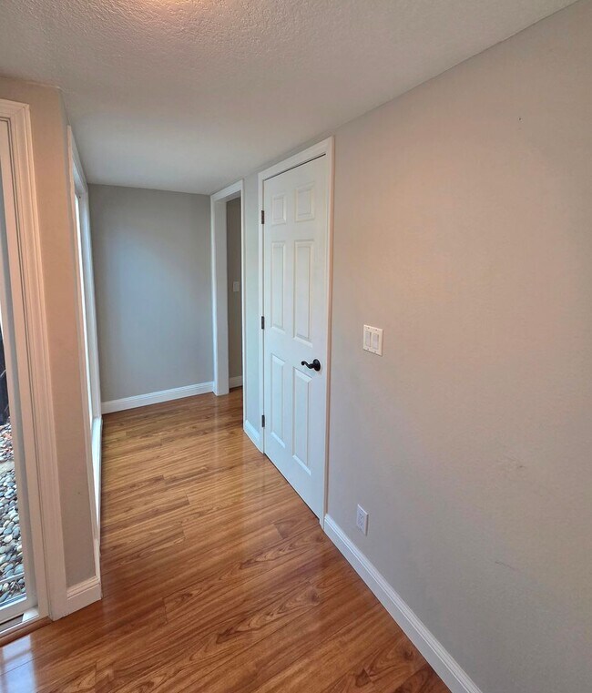 Building Photo - Spacious 3 bedroom 2 bath townhome for rent in Crow Canyon Country Club