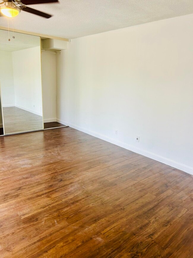 Building Photo - 31 Lake Arbor Dr