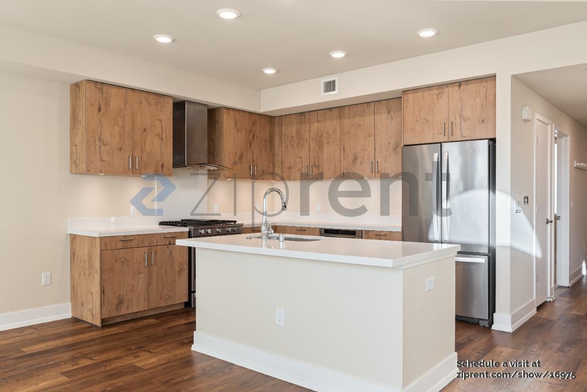 Building Photo - 1048 Monroe St