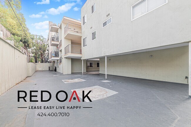 Building Photo - 916 S Carondelet St
