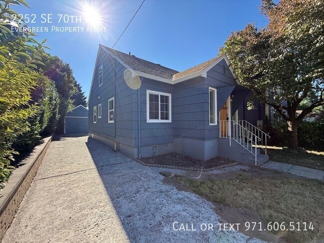 Building Photo - 2252 SE 70th Ave