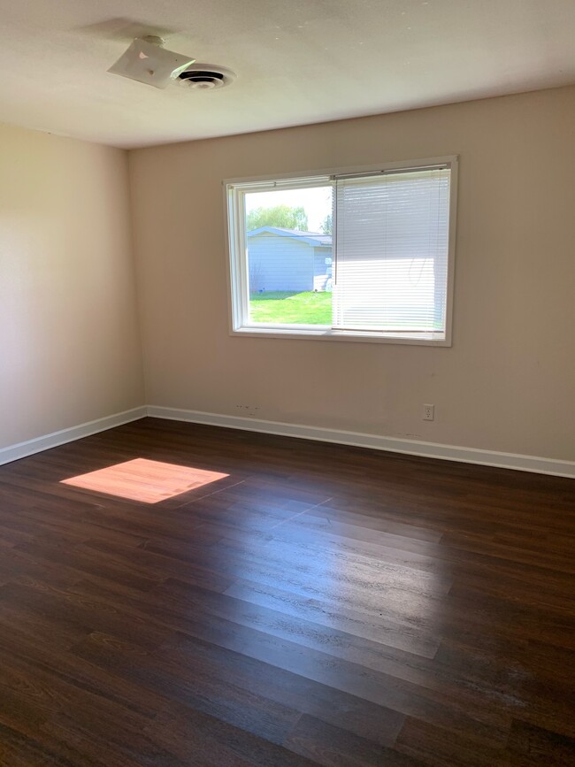 Building Photo - 37044 Carswell Ct