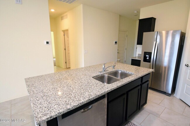 Building Photo - 10155 N Leopard Gecko Terrace