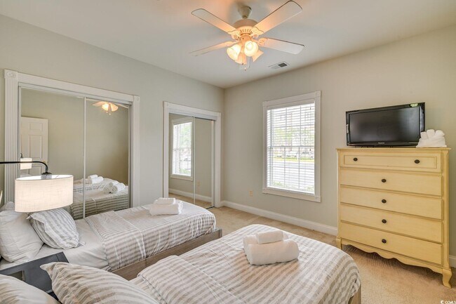 Building Photo - 4882 Luster Leaf Cir