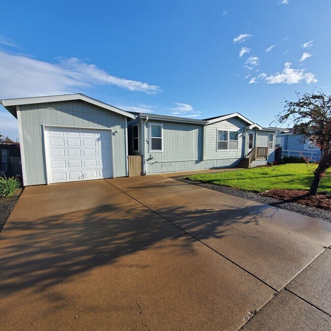 Building Photo - 31811 Begonia Ln
