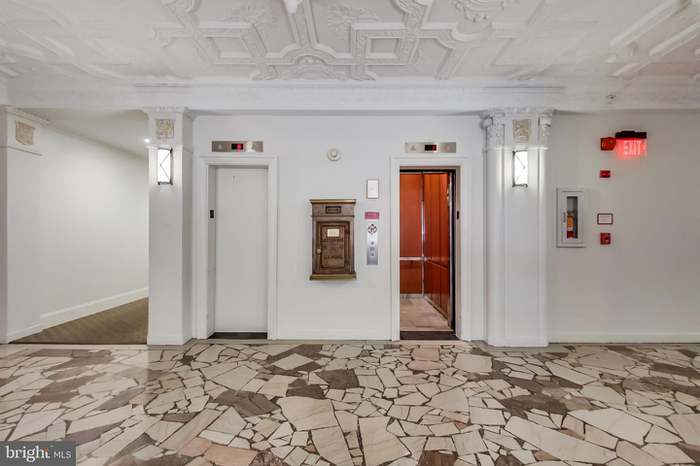 Elevator - 1701 16th St NW