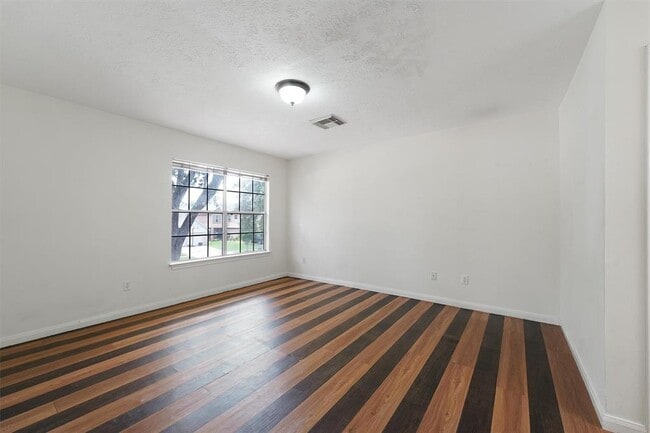 Building Photo - 16131 Canaridge Dr
