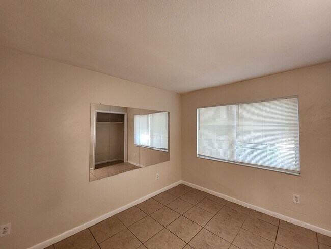 Building Photo - 1761 Fowler St