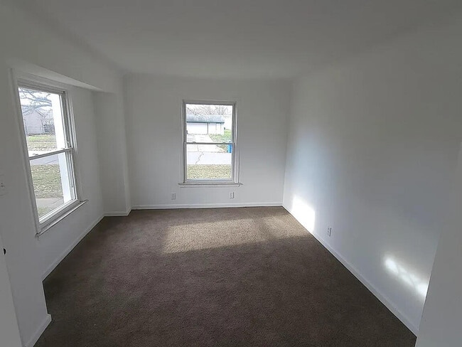 Building Photo - 26548 Eton Ave
