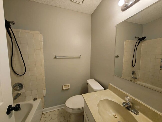 Building Photo - Very Nice Newly Rehabbed Home in Raleigh - Open To Section 8