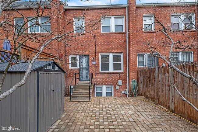 Building Photo - 1407 K St SE