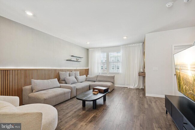 Building Photo - 12 Palermo Ln