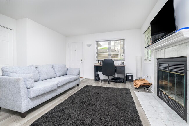 Building Photo - 39 Glenrock