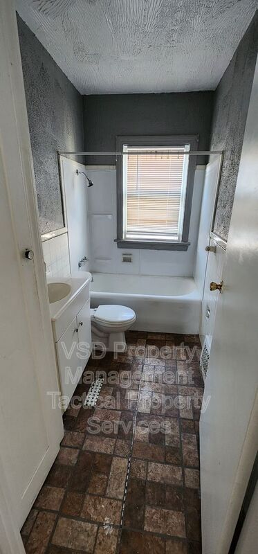 Building Photo - 14717 Milverton Rd