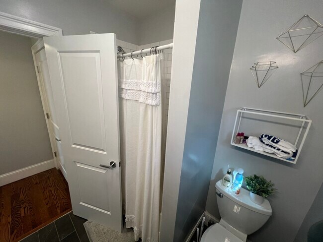 Building Photo - 337 Highland Ave