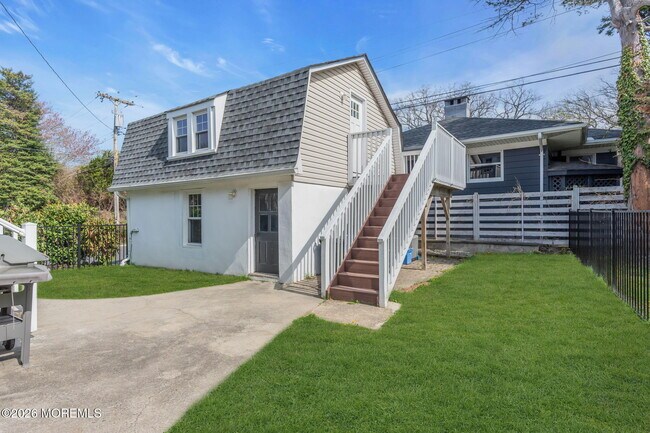 Building Photo - 115 Grassmere Avenue