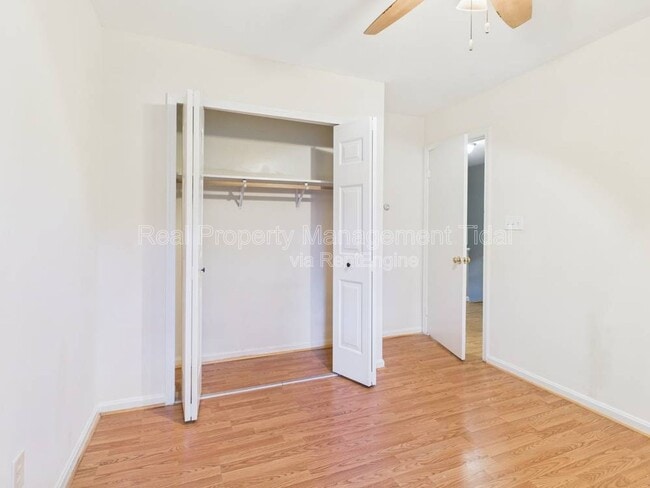 Building Photo - 1055 Old Denbigh Blvd