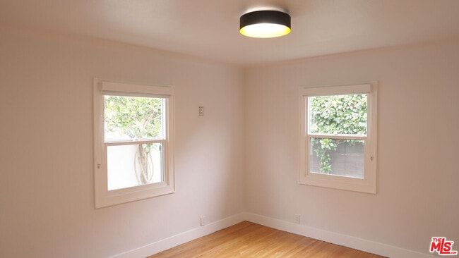 Building Photo - 5958 Overhill Dr