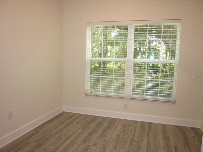 Building Photo - 1115 Hillhurst Dr