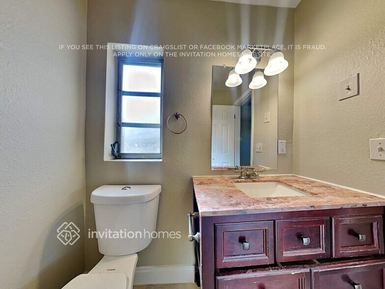 Building Photo - 2213 Brookshire Ave