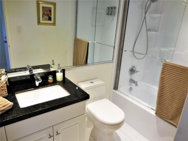 Building Photo - 5151 Collins Ave