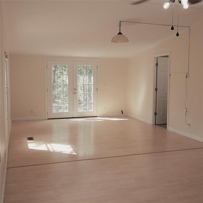 Building Photo - 282 Texas Oak Dr