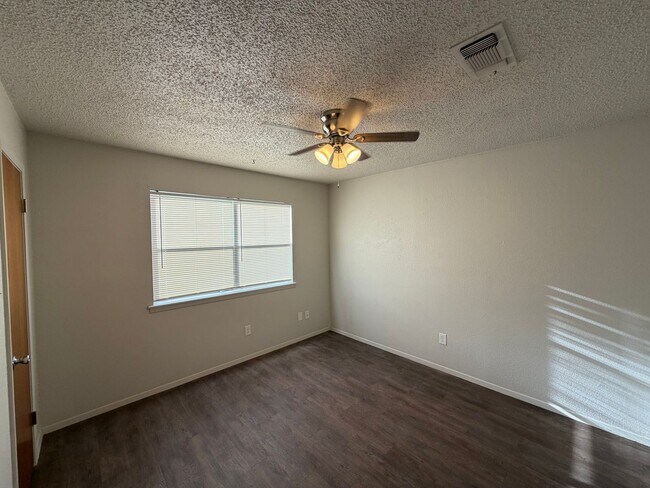 Building Photo - 7804 Avenue U