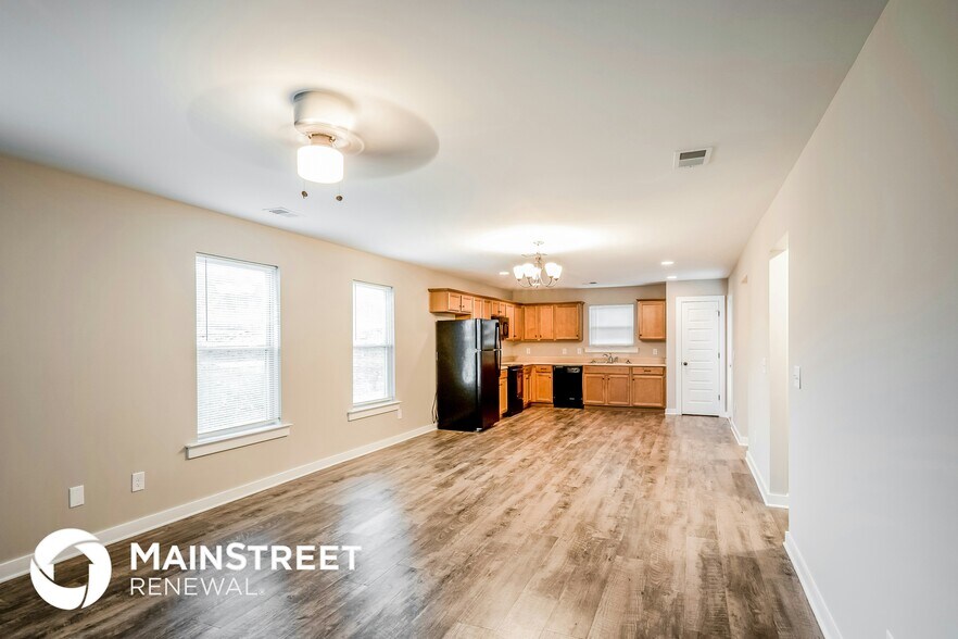 Building Photo - 380 Deer Creek Way