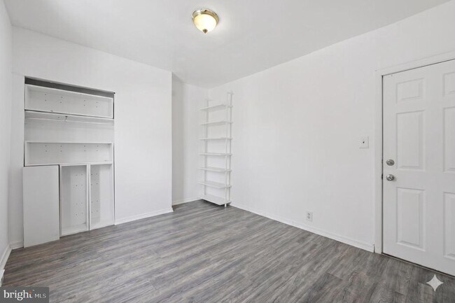 Building Photo - 525 Morse St