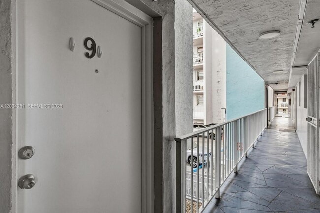 Building Photo - 140 NW 14th Ave