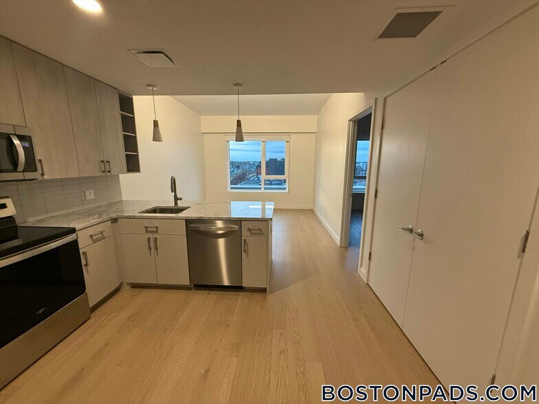 Primary Photo - 55 Brighton Ave