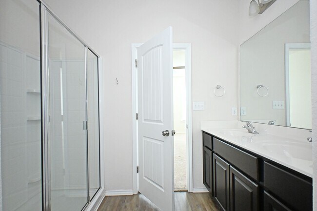 Building Photo - 138 Buttercup Bnd