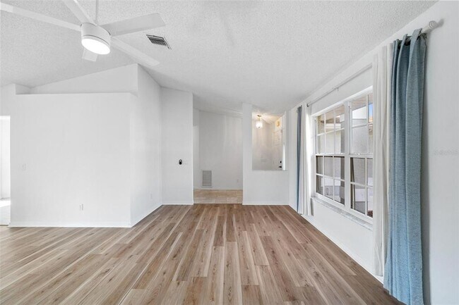 Building Photo - 5879 Tyler Rd