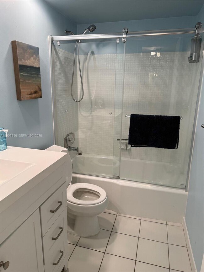 Building Photo - 440 Paradise Isle Blvd